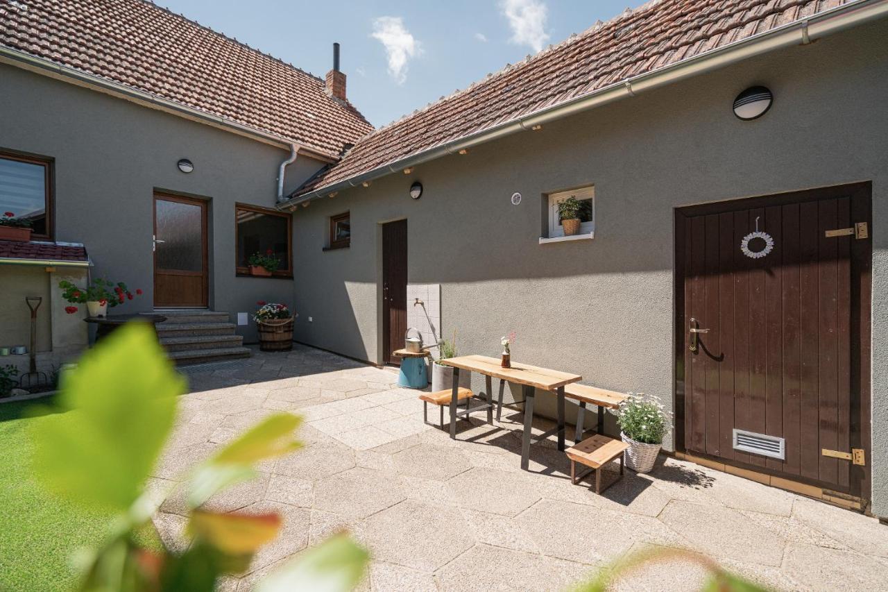 Ubytování 121 - Hlohovec Esterno foto